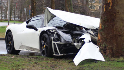 March’s Accident : CR-V di Atap Rumah hingga Scirocco Seruduk X-Trail March’s Accident : CR-V di Atap Rumah hingga Scirocco Seruduk X-Trail