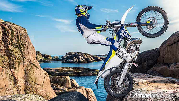 Berita, 17: Susul KTM, Husqvarna Memproduksi Mesin 2-Tak Injeksi