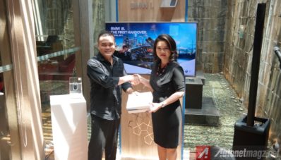 Satu-satunya BMW i8 Protonic Red Edition Di Indonesia Akhirnya Diserah Terimakan Ke Pembelinya! Satu-satunya BMW i8 Protonic Red Edition Di Indonesia Akhirnya Diserah Terimakan Ke Pembelinya!