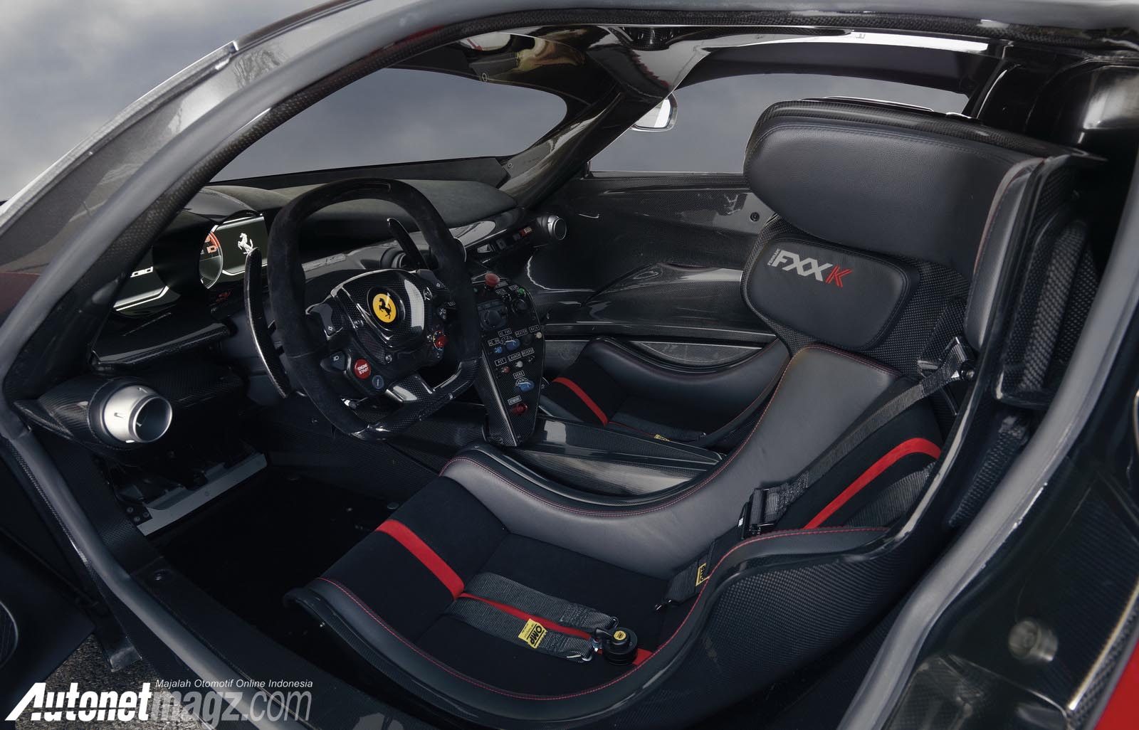Berita, Ferrari FXX K interior: Hanya Dibuat 40 unit, Dubai Kebagian 2 Ferrari FXX K!