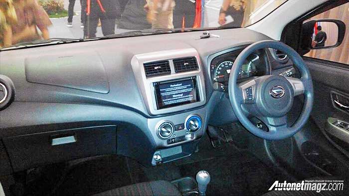Berita, New-Daihatsu-Ayla-Facelift-1200-Interior: Daihatsu Ayla Facelift 2017 Resmi Diluncurkan, Ini Harganya