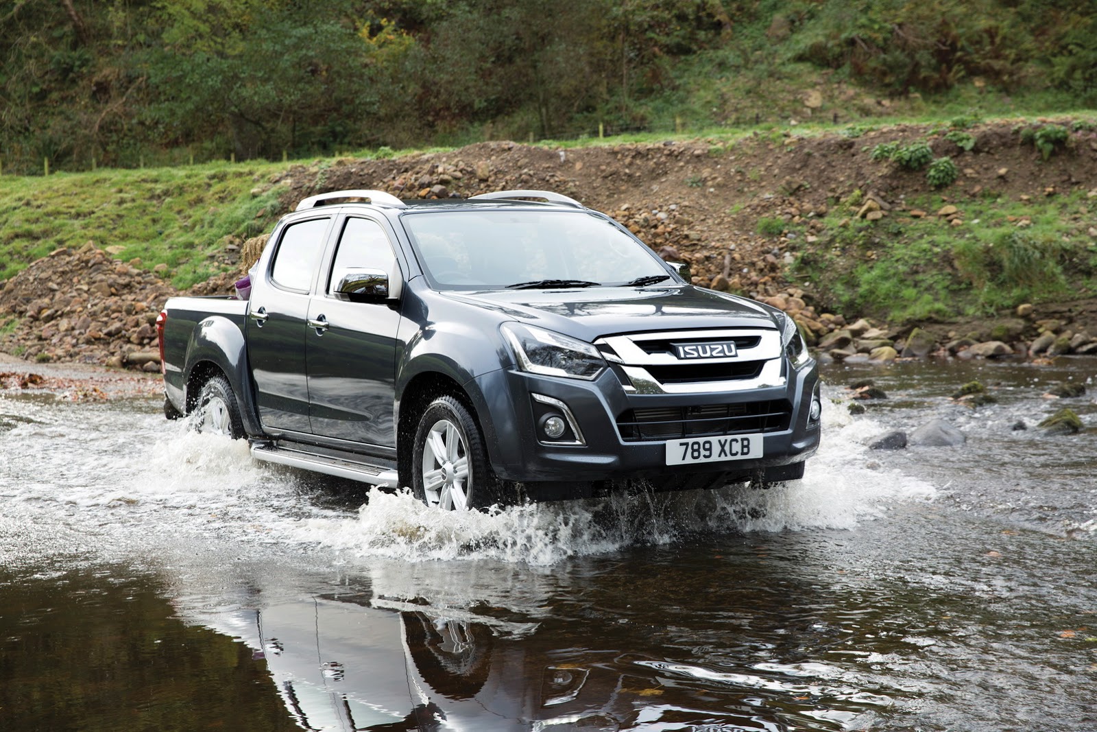 Isuzu, isuzu-dmax-2017-gallery-specs-8: Isuzu D-Max Facelift : Penyegaran Bertabur Fitur