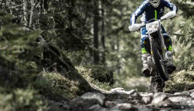 Susul KTM, Husqvarna Memproduksi Mesin 2-Tak Injeksi