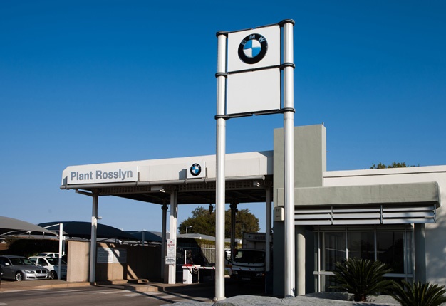 Berita, BMW Rosslyn: BMW Stop Produksi di Tiga Negara, Ada Apa Ya?