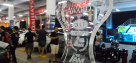 IAM-MBTECH-Cirebon-2017-AutonetMagz-winner-1-trophy