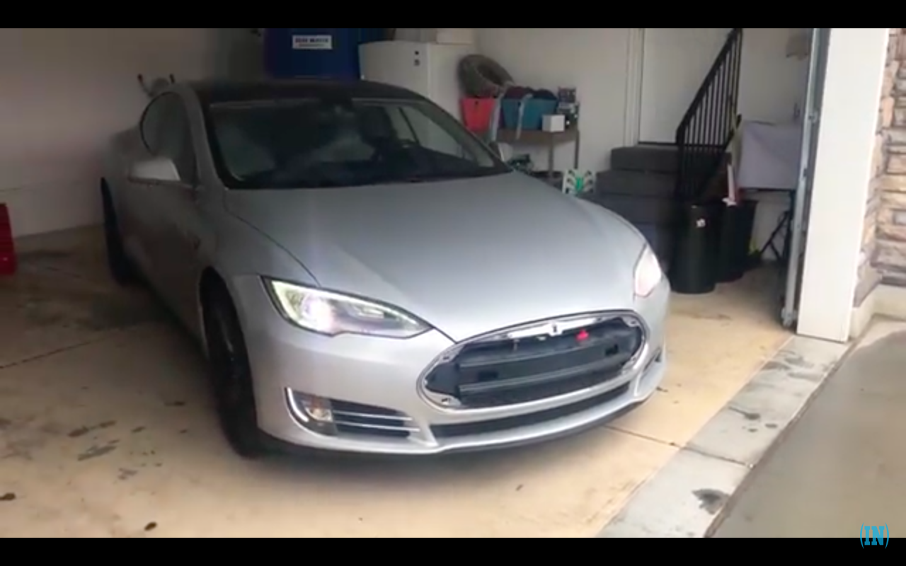 Berita, Screen Shot 2017-05-19 at 3.08.37 PM: Apa yang Akan Terjadi Apabila Mobil Tesla Anda Low-Batt?