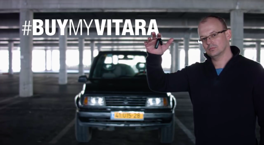 Pria Bertampang Biasa Menjual Mobil dengan Cara yang Tidak Biasa Pria Bertampang Biasa Menjual Mobil dengan Cara yang Tidak Biasa