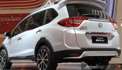Honda BR-V Ringsek, 2 Orang Anak Menjadi Korban Honda BR-V Ringsek, 2 Orang Anak Menjadi Korban