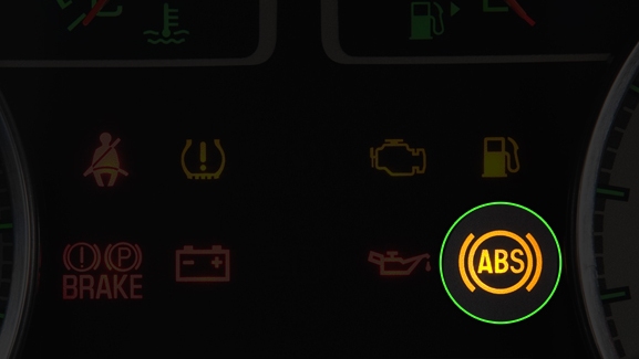 Lampu indikator ABS di panel instrumen