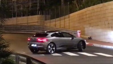 Jaguar I-Pace Menampakkan Diri di Monaco Tanpa Penutup Apapun Jaguar I-Pace Menampakkan Diri di Monaco Tanpa Penutup Apapun