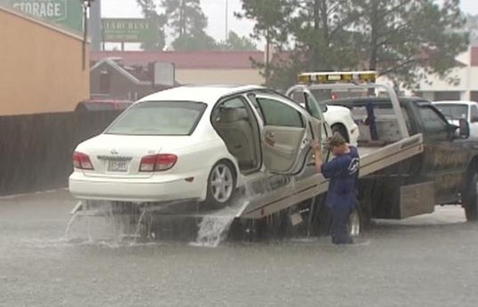 , mobil-terendam-banjir: mobil-terendam-banjir