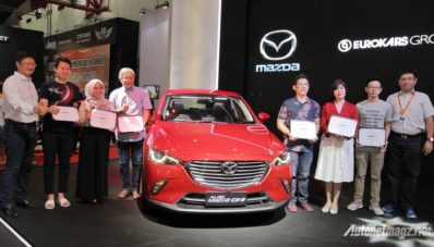 Mazda CX-3 Resmi Diserahkan Kepada Pemiliknya di IIMS 2017 Mazda CX-3 Resmi Diserahkan Kepada Pemiliknya di IIMS 2017
