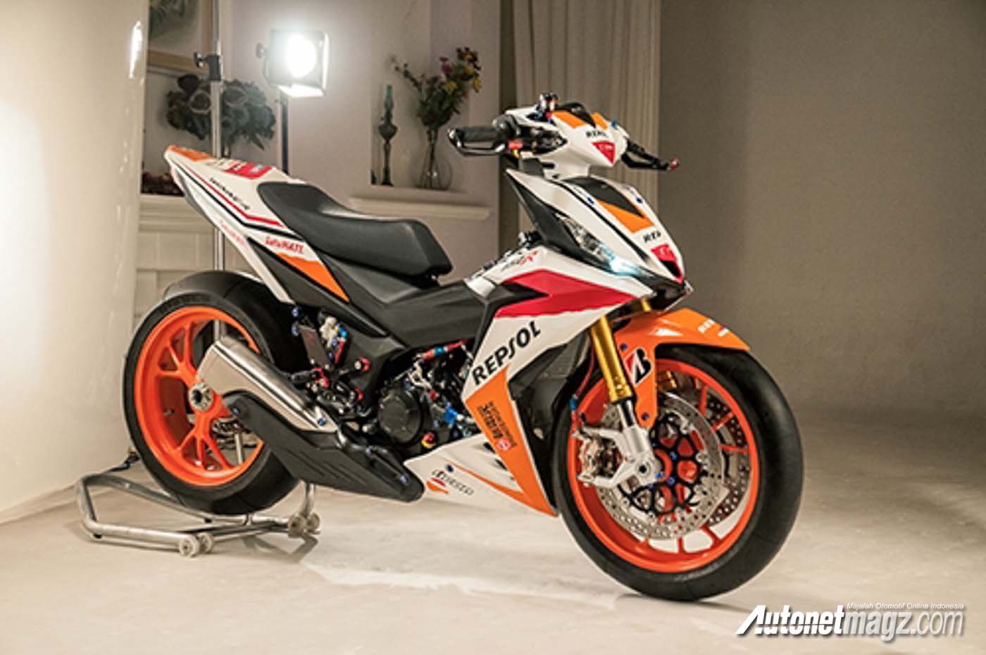 sisi depan Honda  RS  150 Modifikasi Vietnam AutonetMagz 