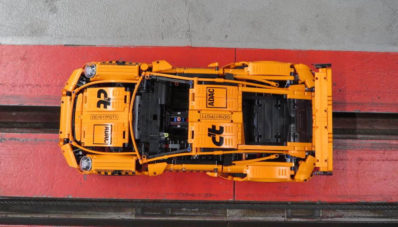 Apa Jadinya Jika Mobil Mainan LEGO Dites Tabrak? Apa Jadinya Jika Mobil Mainan LEGO Dites Tabrak?