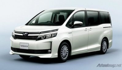 Sosok MPV Misterius Tertangkap di Yogyakarta, Toyota Voxy Baru?