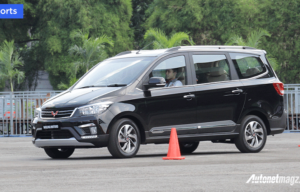 Wuling Ajak Calon Konsumen Test Drive Confero S di Jakarta Fair 2017 Wuling Ajak Calon Konsumen Test Drive Confero S di Jakarta Fair 2017