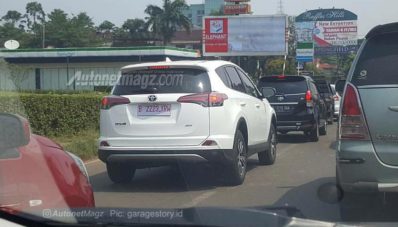 Toyota RAV4 2017 Tertangkap Kamera di Jalanan Jakarta Toyota RAV4 2017 Tertangkap Kamera di Jalanan Jakarta