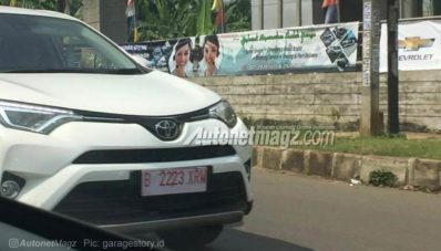 Toyota RAV4 2017 Tertangkap Kamera di Jalanan Jakarta Toyota RAV4 2017 Tertangkap Kamera di Jalanan Jakarta