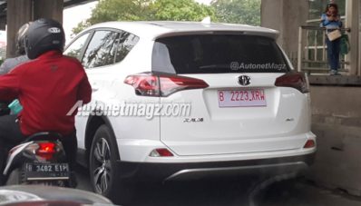 Toyota RAV4 2017 Tertangkap Kamera di Jalanan Jakarta Toyota RAV4 2017 Tertangkap Kamera di Jalanan Jakarta