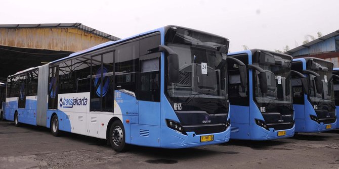 International, Bus TransJakarta: Bus Gandeng ala TransJakarta Lepas, kok Bisa?