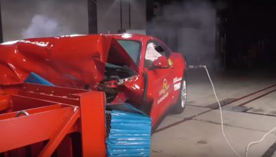 Tes Tabrak Ford Mustang : Dulu 2 Bintang, Kini 3 Bintang Tes Tabrak Ford Mustang : Dulu 2 Bintang, Kini 3 Bintang