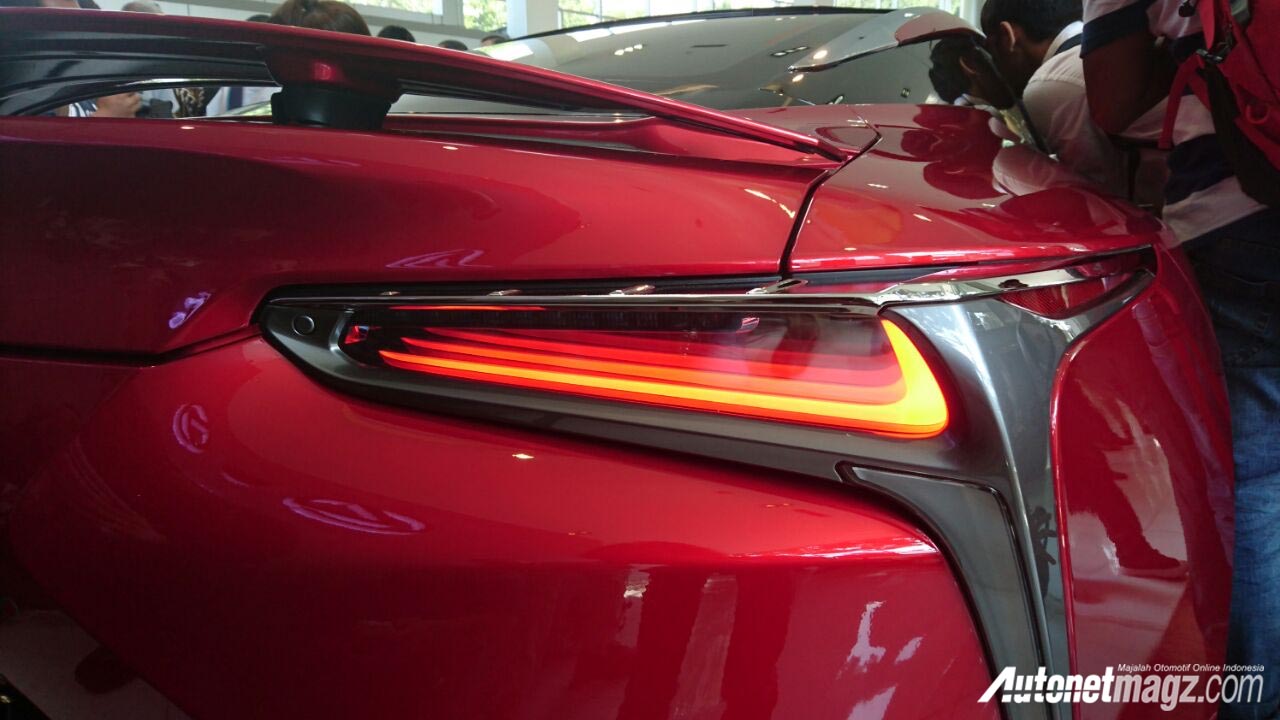 Berita, lampu belakang Lexus LC500: Lexus LC 500 Resmi Dirilis Di Indonesia