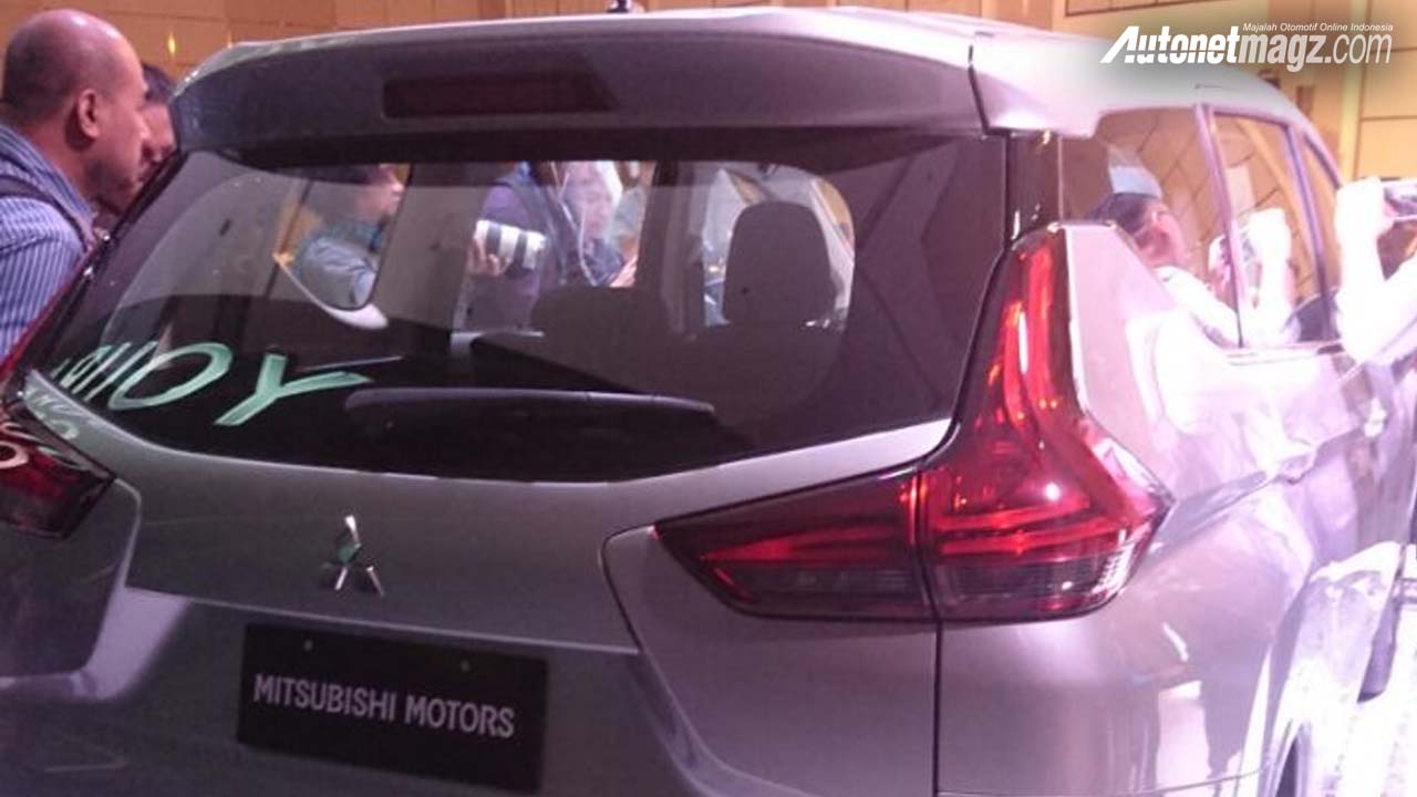 Berita, lampu belakang mitsubishi expander: Mitsubishi Expander Resmi Diperkenalkan!