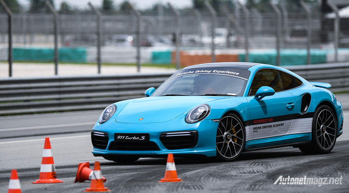Event, porsche media driving academy 2017 porsche 911 turbo s braking practice: Porsche Media Driving Academy 2017 : Yuk Simak Materi Berkendara ala Porsche!