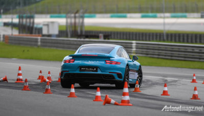 Porsche Media Driving Academy 2017 : Yuk Simak Materi Berkendara ala Porsche!