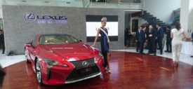 setir dan panel instrumen Lexus LC500 Indonesia