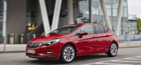 2017-opel-astra-physically-disabled-3