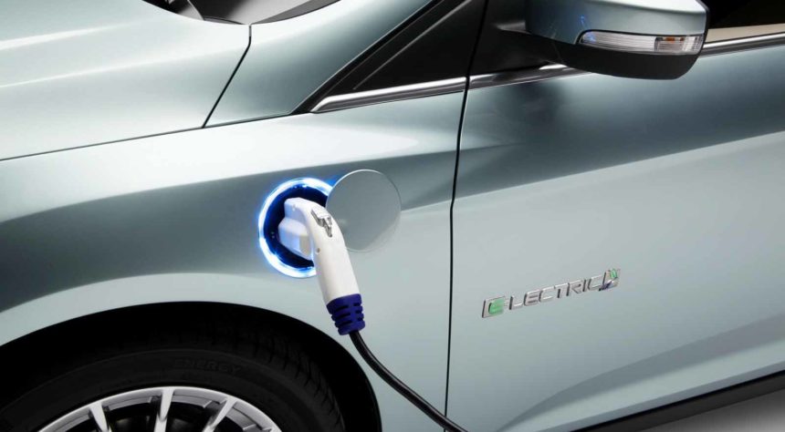 Pemerintah Rencanakan Larang Kendaraan Non Listrik di 2040 Pemerintah Rencanakan Larang Kendaraan Non Listrik di 2040