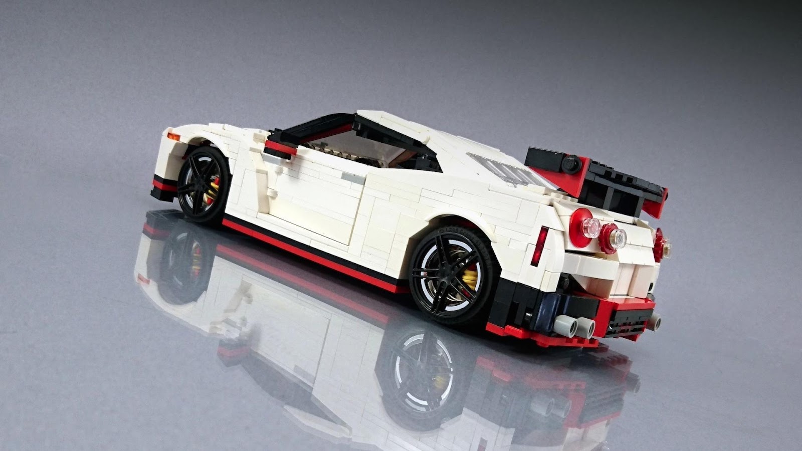 Hot Stuff, Lego-Nissan-GT-R-Nismo-Model-1: Nissan GT-R Nismo Tidak Resmi dalam Wujud LEGO