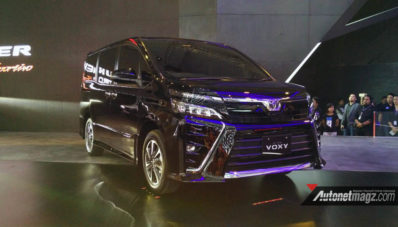 GIIAS 2017 : Toyota Voxy Sudah Diperkenalkan, Harganya 446 Juta GIIAS 2017 : Toyota Voxy Sudah Diperkenalkan, Harganya 446 Juta