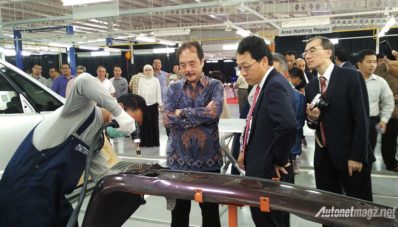 Gerai Pertama AUTOGLAD Akhirnya Berdiri di Bekasi Gerai Pertama AUTOGLAD Akhirnya Berdiri di Bekasi