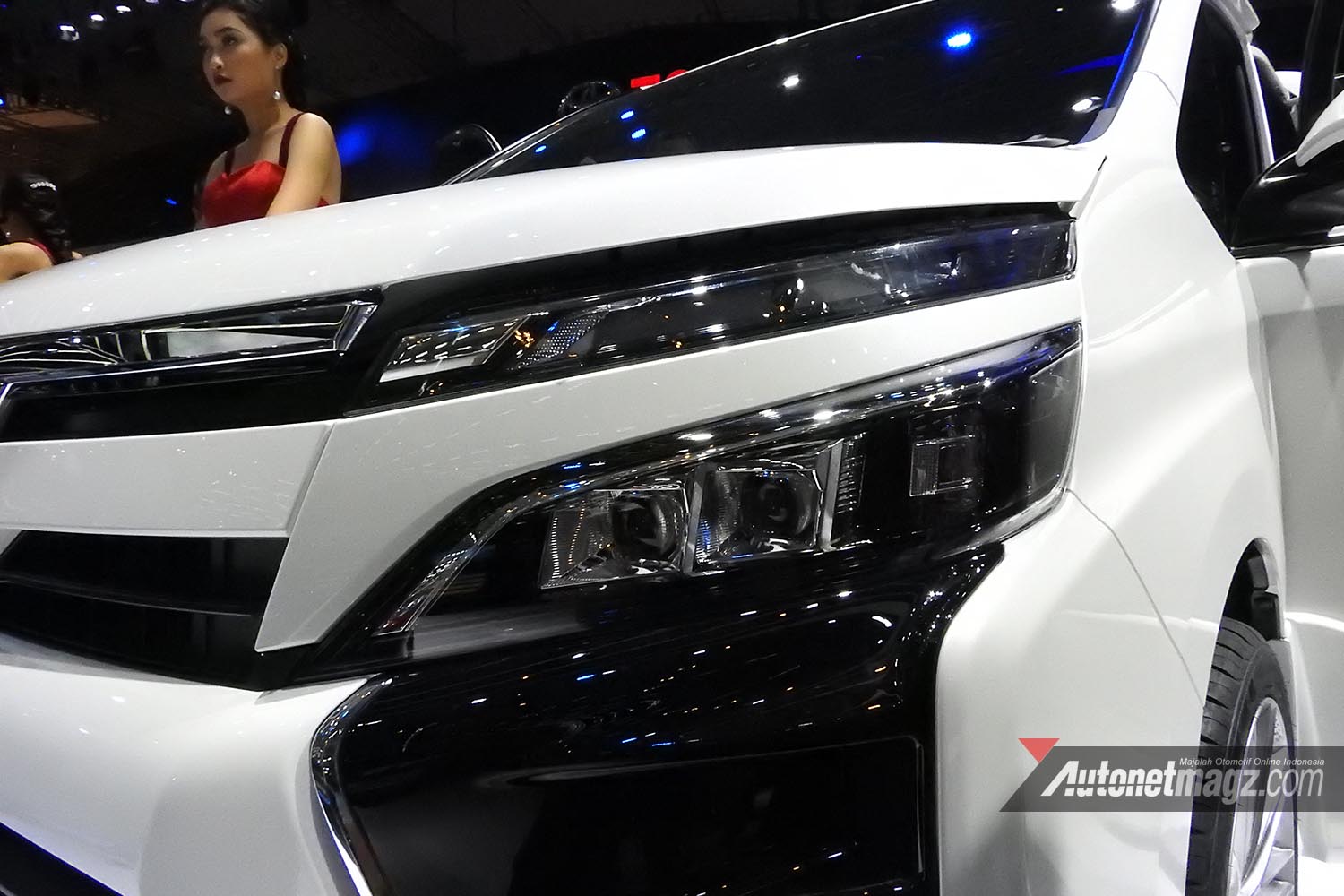 Mobil Baru, headlamp led toyota voxy: First Impression Review Toyota Voxy 2017 Indonesia