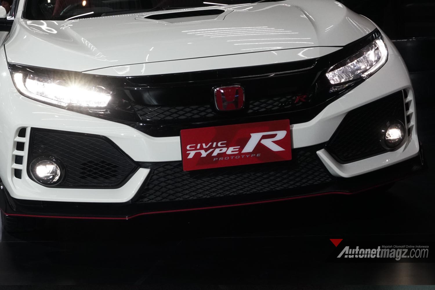 GIIAS 2017, honda civic type r indonesia giias 2017 front end: First Impression Review Honda Civic Type R 2017 Indonesia