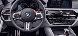sisi belakang BMW M5 F90