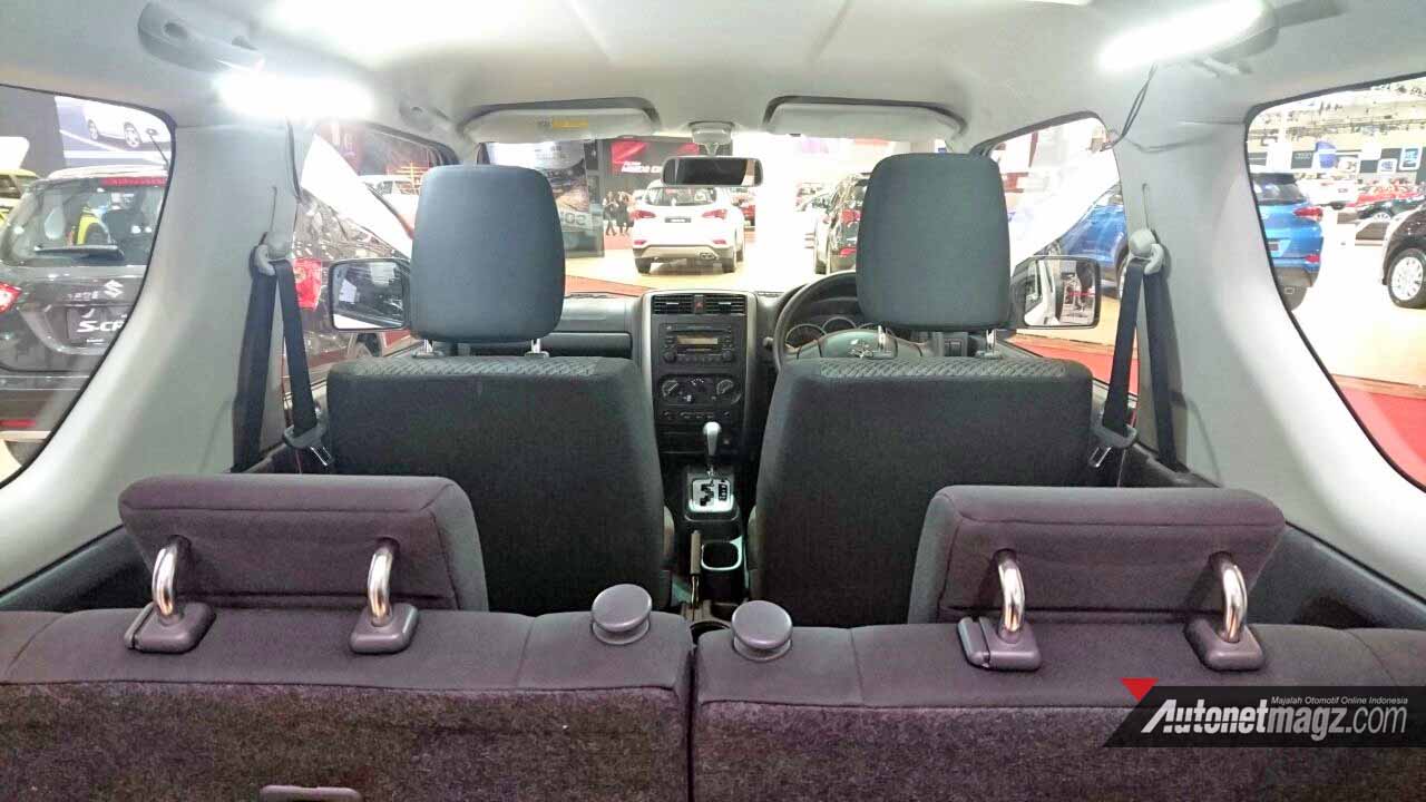Berita, kabin Suzuki Jimny GIIAS 2017: GIIAS 2017 : Suzuki Jimny Resmi Diluncurkan, Unit Sudah Habis