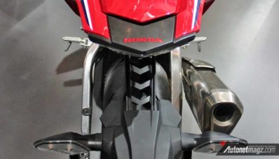 GIIAS 2017 : Honda CBR1000RR Fireblade SP Resmi Dijual, 699 Juta Rupiah GIIAS 2017 : Honda CBR1000RR Fireblade SP Resmi Dijual, 699 Juta Rupiah