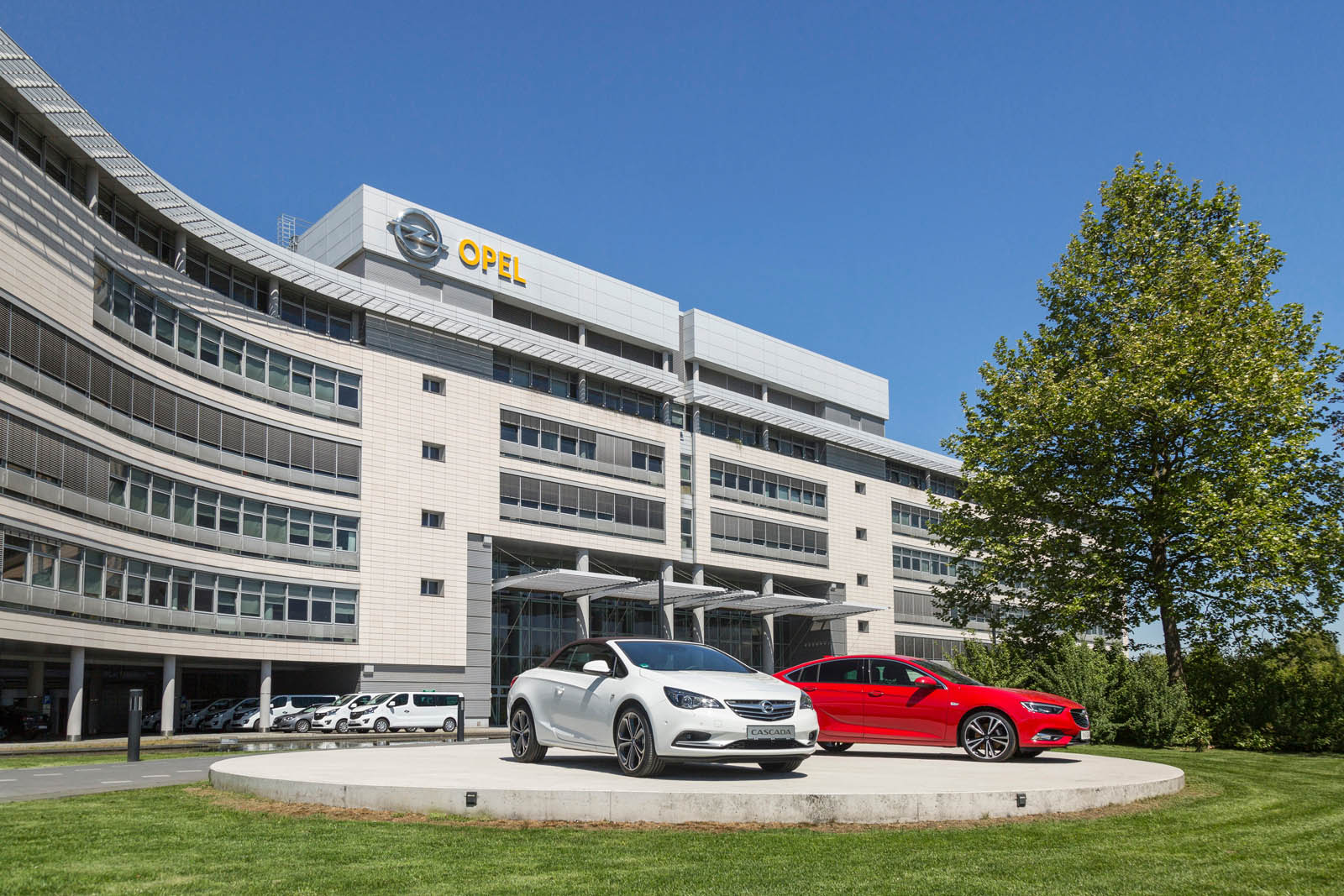 Berita, opel-psa-04: Resmi, Opel dan Vauxhall Sekarang Milik PSA Group