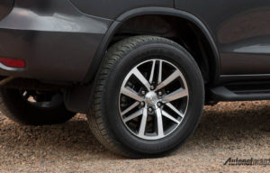 GIIAS 2017 : Toyota Fortuner Bakal Pasang Rem Cakram Belakang GIIAS 2017 : Toyota Fortuner Bakal Pasang Rem Cakram Belakang