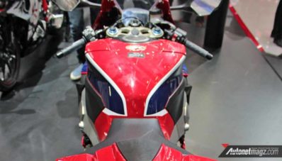 GIIAS 2017 : Honda CBR1000RR Fireblade SP Resmi Dijual, 699 Juta Rupiah GIIAS 2017 : Honda CBR1000RR Fireblade SP Resmi Dijual, 699 Juta Rupiah