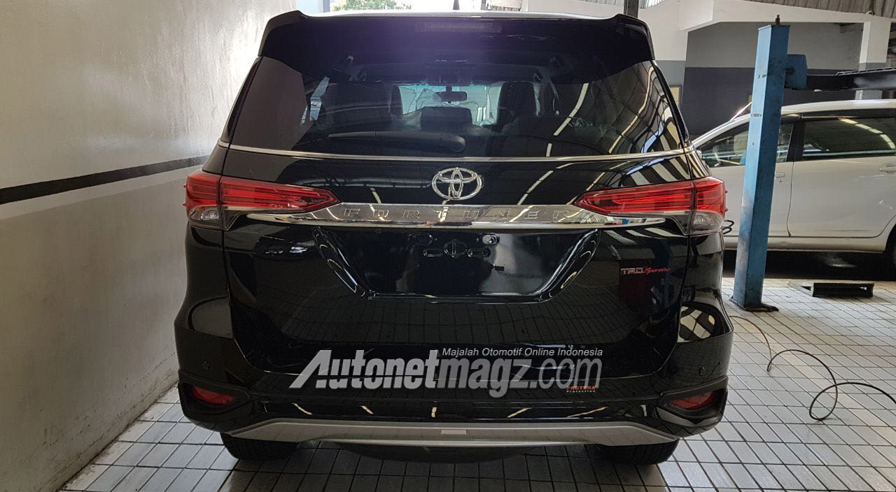 GIIAS 2017, toyota fortuner trd sportivo indonesia rear spyshot: GIIAS 2017 : Toyota Fortuner TRD Sportivo, Calon Fortuner Termahal?