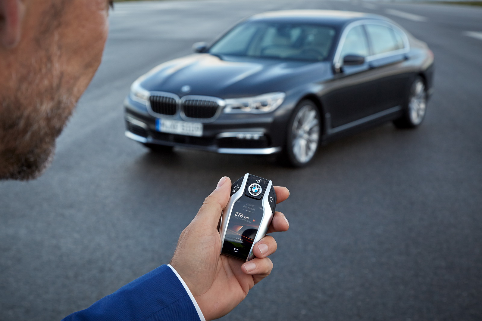 BMW, BMW-CarKey-01: BMW : Mobil Tanpa Kunci Adalah Impian Masa Depan Kami