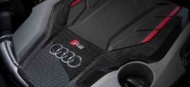 sisi depan Audi RS4 Avant Carbon Edition