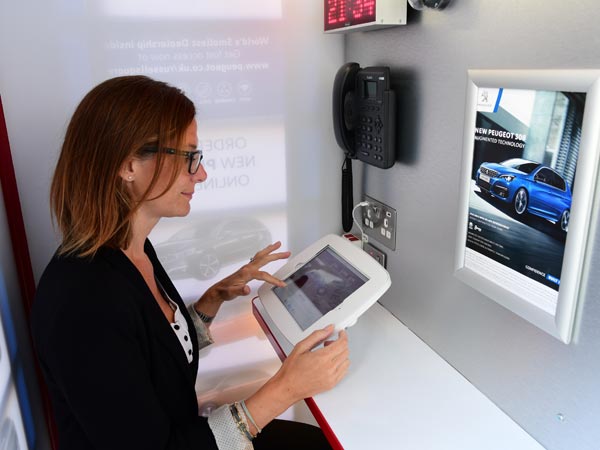Berita, dealer terkecil Peugeot: Peugeot Perkenalkan Dealer Mobil Terkecil di Dunia
