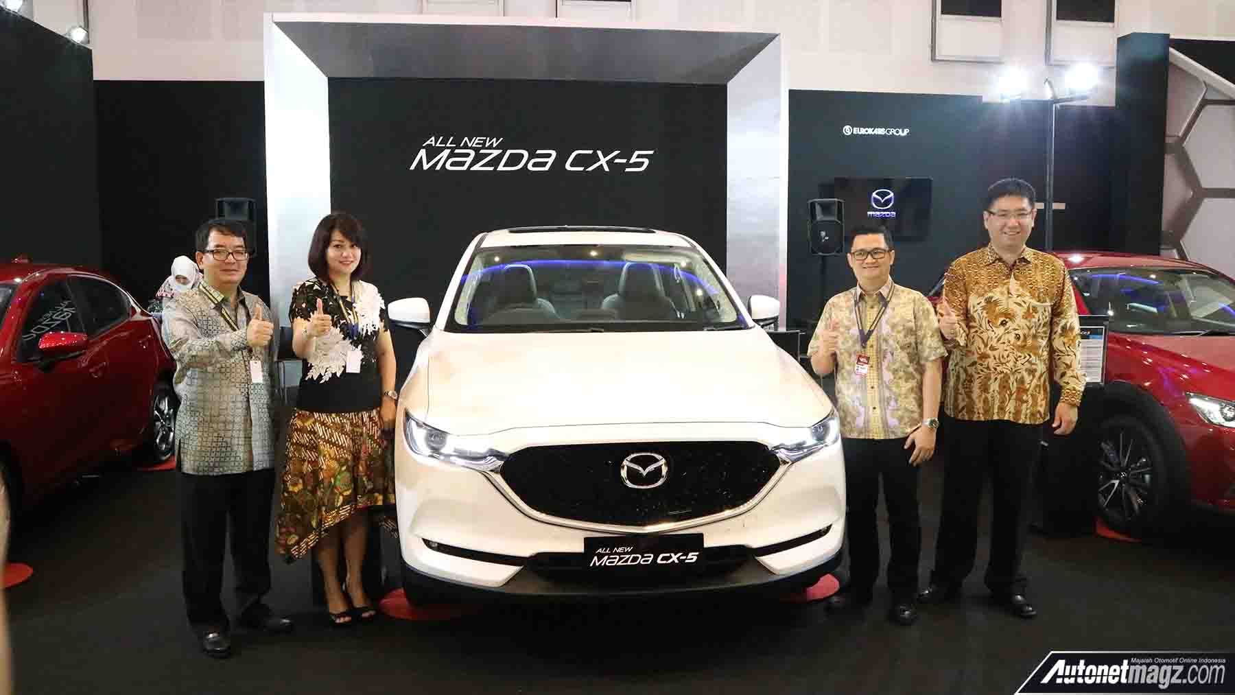 Berita, jajaran petinggi Mazda di GIIAS Surabaya Auto Show 2017: Mazda Bawa Tiga Produk Terbaru di GIIAS Surabaya Auto Show 2017