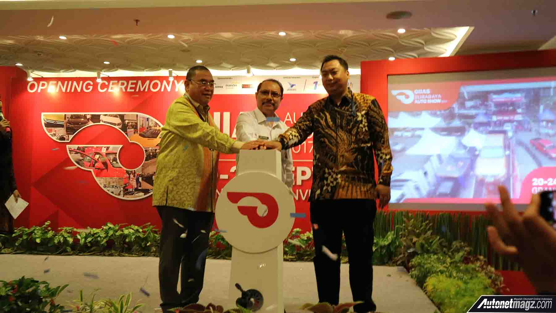Berita, pembukaan GIIAS Surabaya Auto Show 2017: GIIAS Surabaya Auto Show 2017 : Sejumlah Produk Baru Diperkenal Untuk Jatim