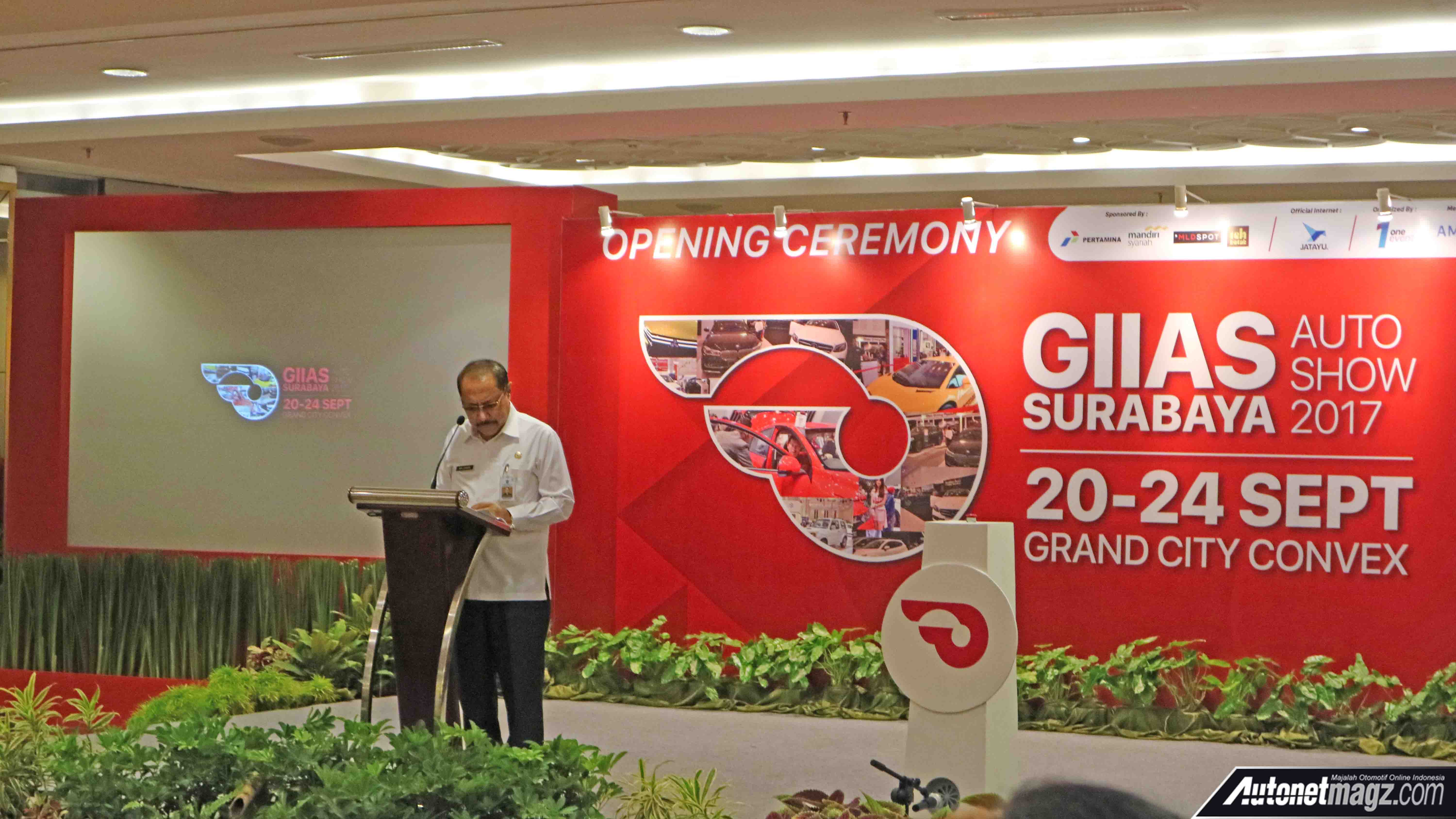 Berita, sambutan di GIIAS Surabaya Auto SHow 2017: GIIAS Surabaya Auto Show 2017 : Sejumlah Produk Baru Diperkenal Untuk Jatim